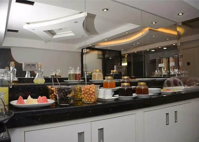 Best Smyrna Hotel 4*